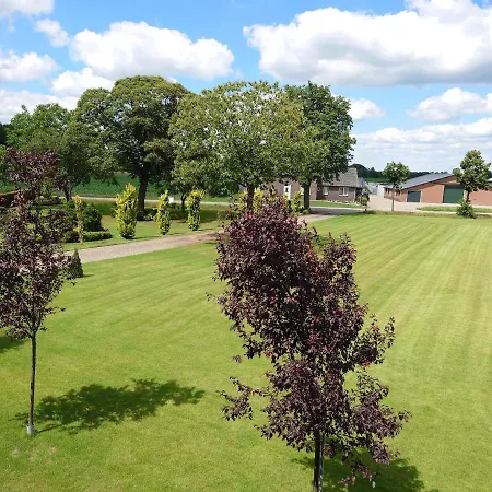 Den Hulst Holiday home